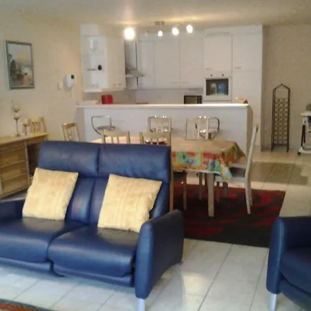 Residentie Bernardus Nieuwpoort-bad 3slpk 2badk Διαμέρισμα *